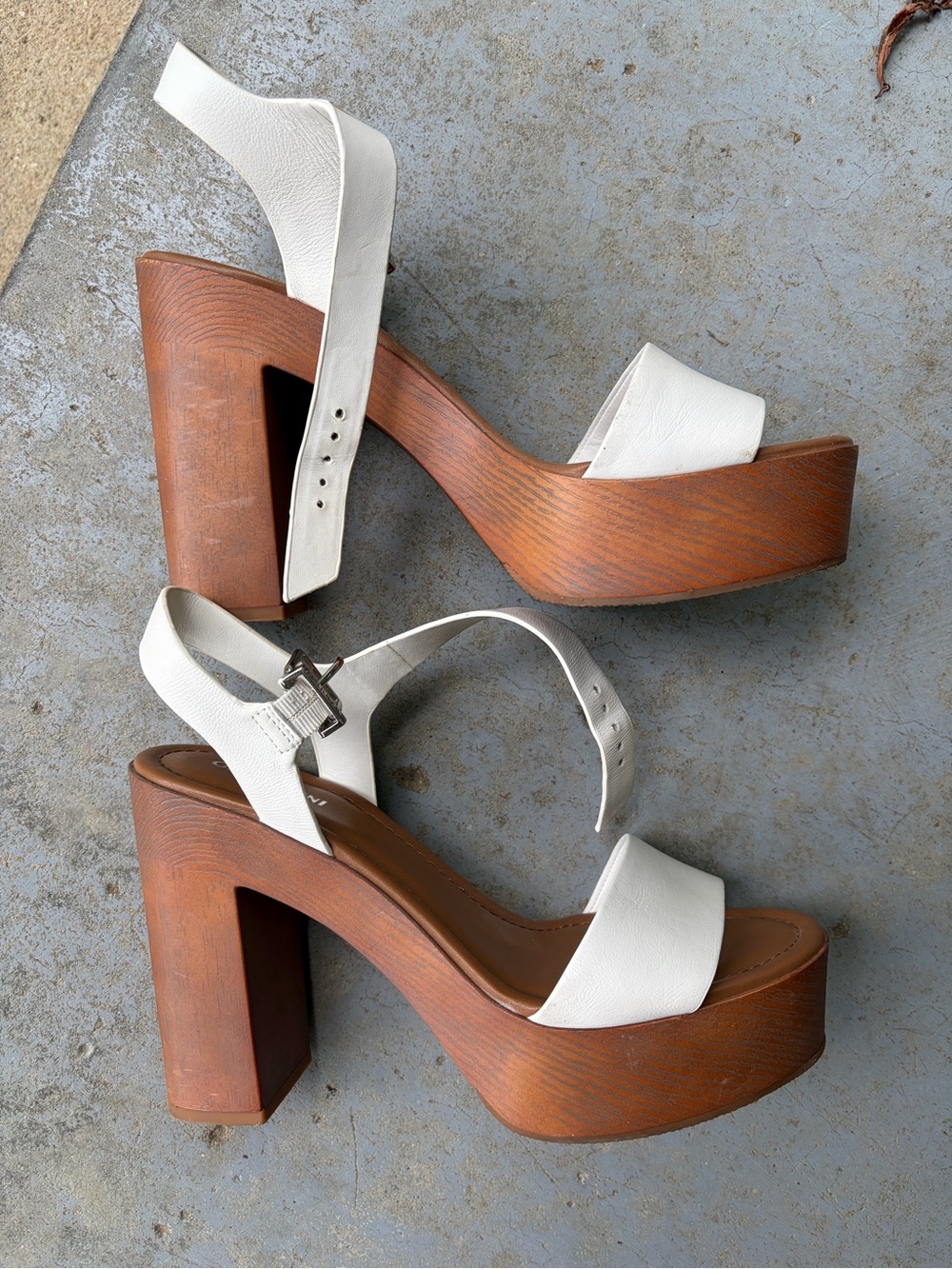 Gianni Bini White Leather Platform Sandals with Wood-Look Heel